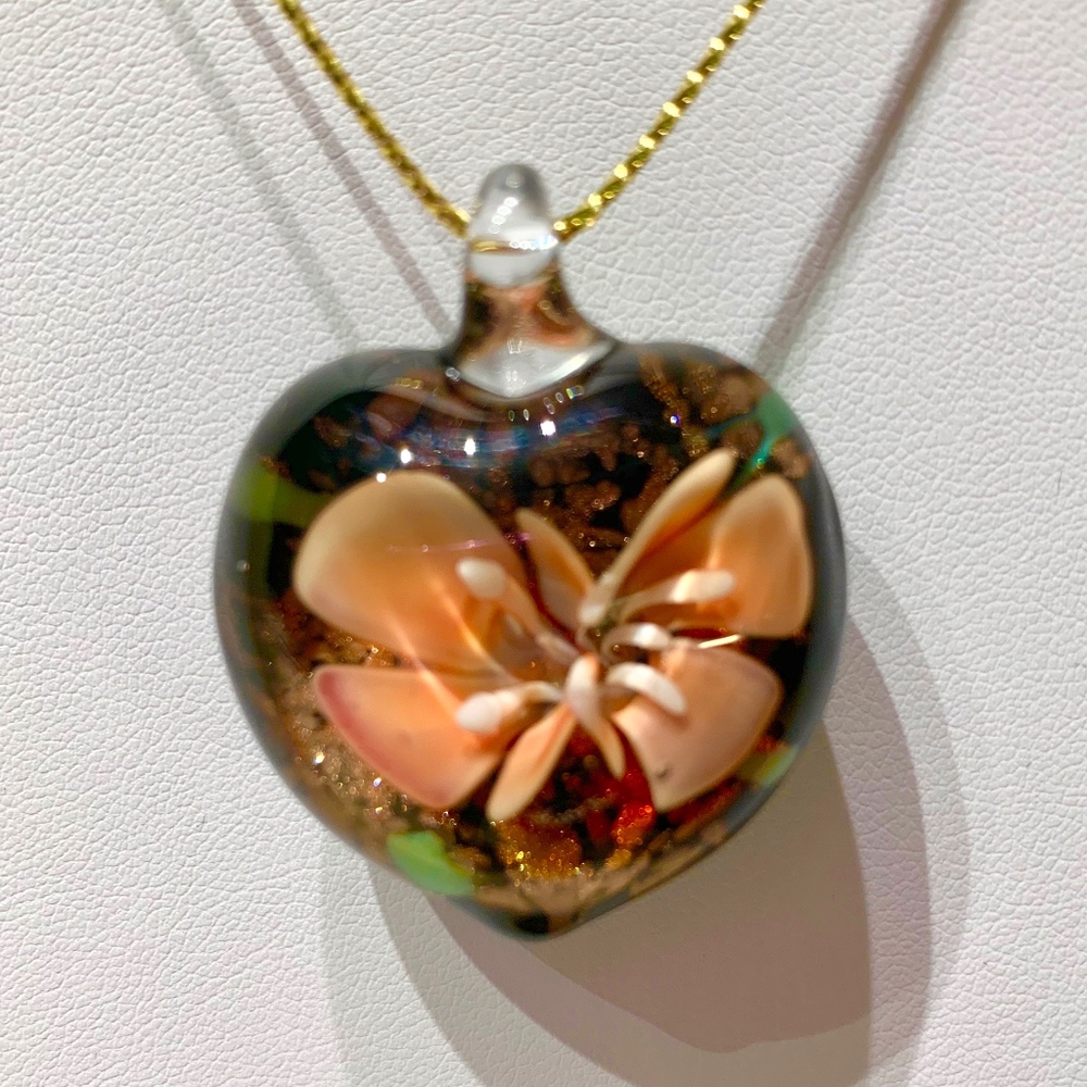 ☃️ GLASS HEART- Glowing EMBEDMENT  NWOT HANDMADE